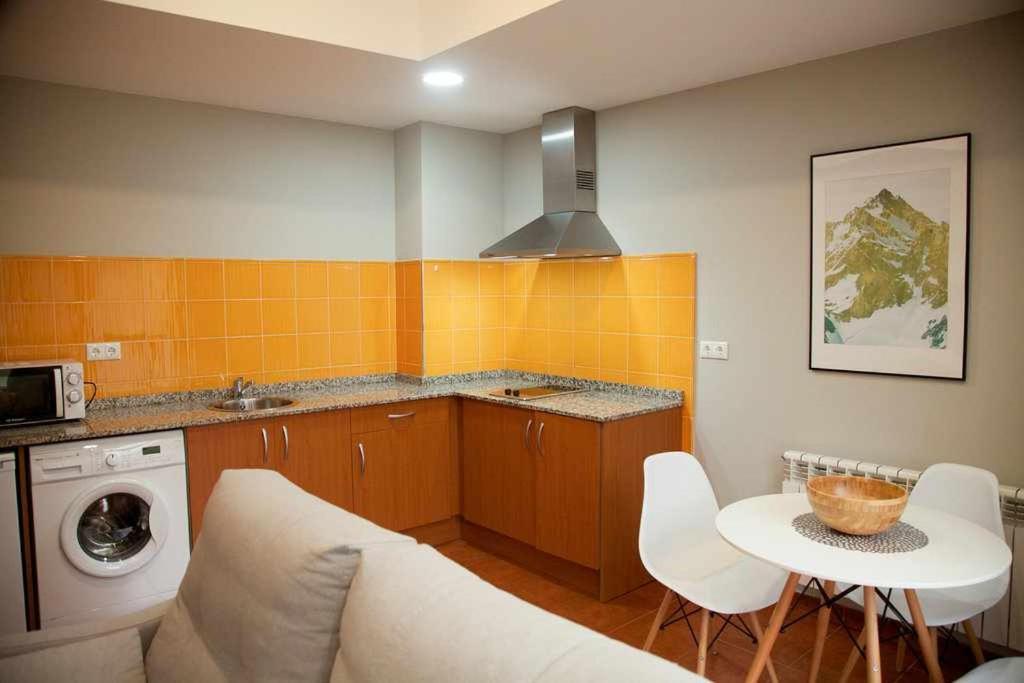 Cumbres De Los Picos Apartamento Los Abedules Poo  Eksteriør billede